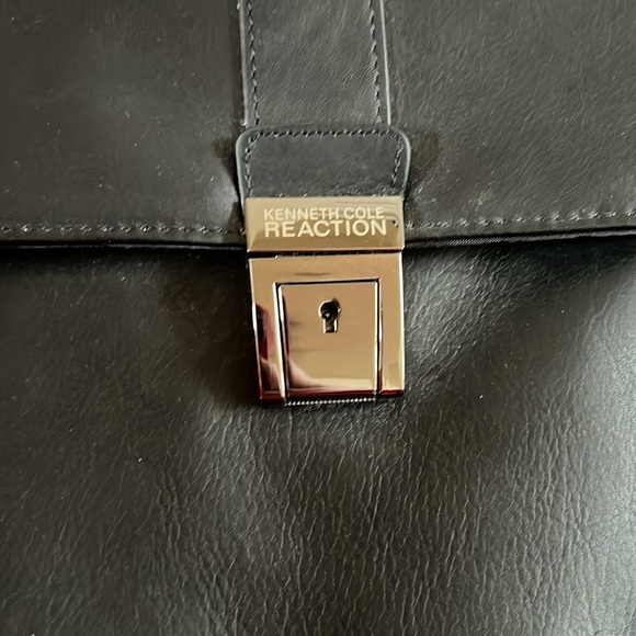 Kenneth Cole Reaction Briefcase - Picture 11 of 17